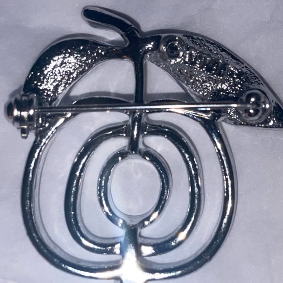 Apple Brochure Pin - Picture 3 of 4